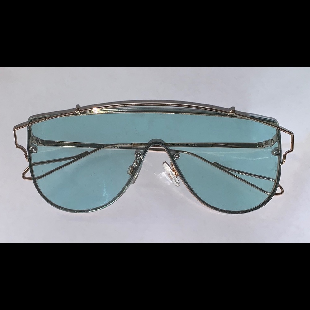 Transparent Gladiator Shades